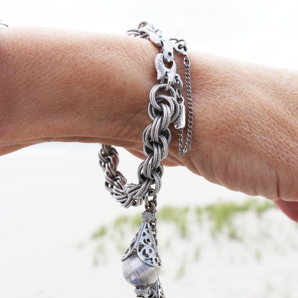 MONET 1961 BOLERO BRACELET GOLD OR SILVER - Picture 4 of 8